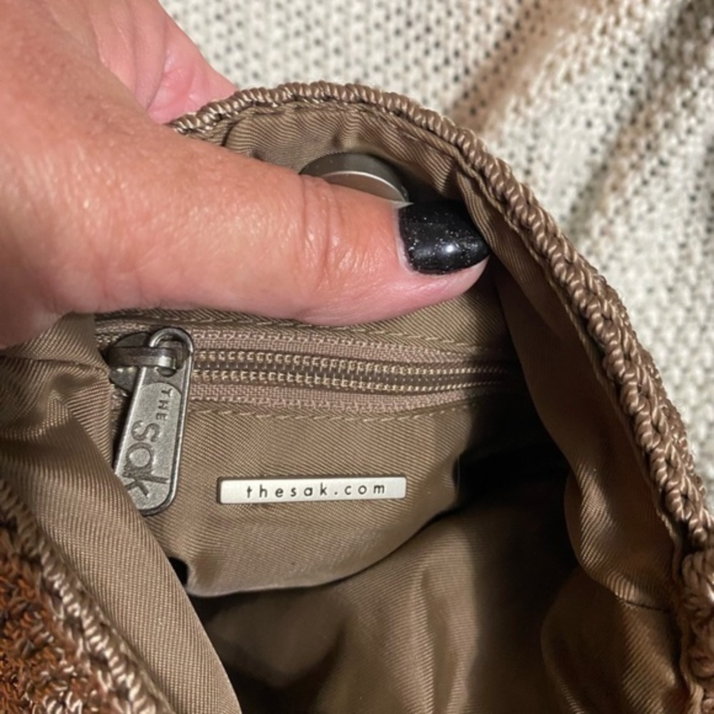 The Sak Woven Small Crossbody Purse - Picture 4 of 7